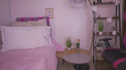 Blue  online show from 11/04/25, 12:04