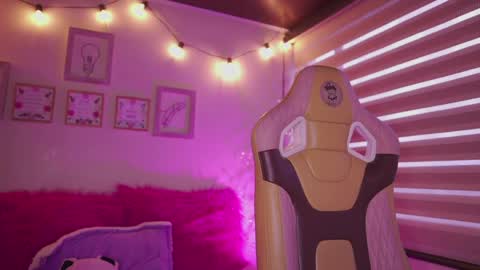 Blue  online show from 04/17/26, 12:19