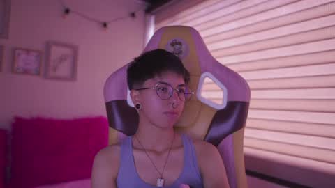 Blue  online show from 04/18/26, 02:54