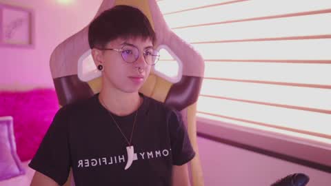 Blue  online show from 04/22/26, 01:23