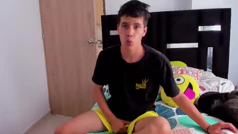 Snapshot of tommy_carlos chatting on 09/08/25, 04:28 online show from 09/08/25, 04:28