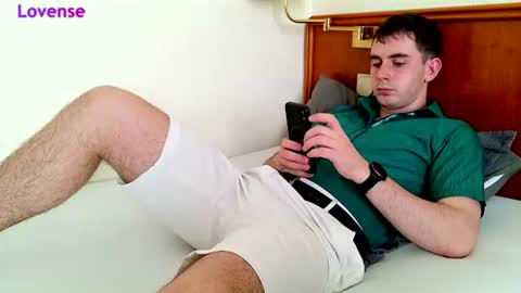 Snapshot of tommy_rafs chatting on 06/25/26, 04:33 Thomas online show from 06/25/26, 04:33