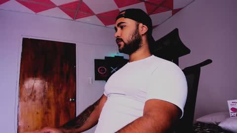 tommy_sccott online show from 02/19/25, 03:06