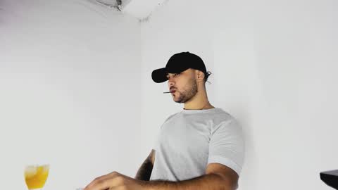 tommy_sccott online show from 10/30/25, 10:54