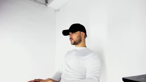 tommy_sccott online show from 10/31/25, 10:33