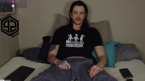 Snapshot of tommy_sins92 chatting on 11/18/25, 08:24 Tommy Sins online show from 11/18/25, 08:24