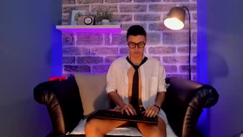 Snapshot of tommy_wild1 chatting on 07/22/26, 03:42 TOMMY WILD online show from 07/22/26, 03:42