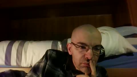 Snapshot of tommycorner chatting on 12/31/24, 10:01 tommycorner online show from 12/31/24, 10:01