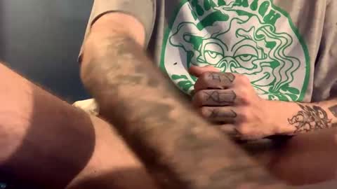 Snapshot of tommycumsloads chatting on 12/15/24, 11:20 tommycumsloads online show from 12/15/24, 11:20