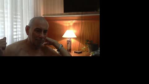 Snapshot of tommylecock chatting on 09/18/25, 11:12 tommylecock online show from 09/18/25, 11:12