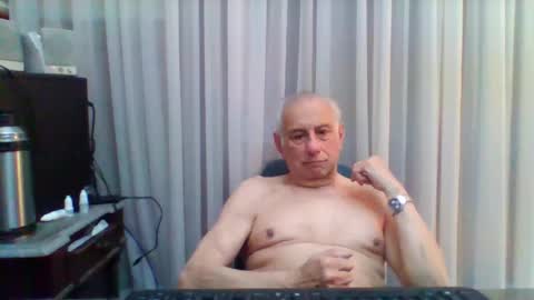 Snapshot of tommylecock chatting on 09/30/25, 12:43 tommylecock online show from 09/30/25, 12:43