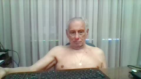 Snapshot of tommylecock chatting on 11/02/25, 01:02 tommylecock online show from 11/02/25, 01:02