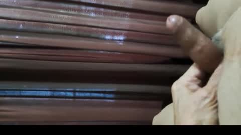 Snapshot of tommylecock chatting on 12/04/25, 10:29 tommylecock online show from 12/04/25, 10:29