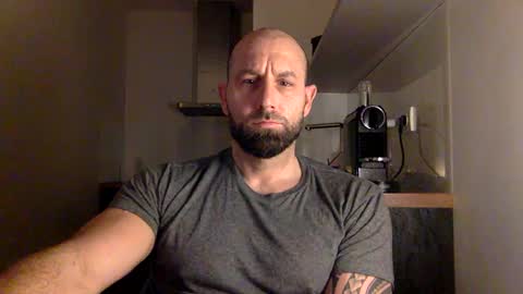 Snapshot of tommyx01 chatting on 01/07/25, 06:27 Thomas Fit online show from 01/07/25, 06:27