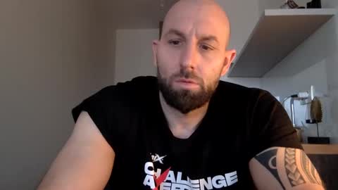 Snapshot of tommyx01 chatting on 01/10/25, 08:18 Thomas Fit online show from 01/10/25, 08:18