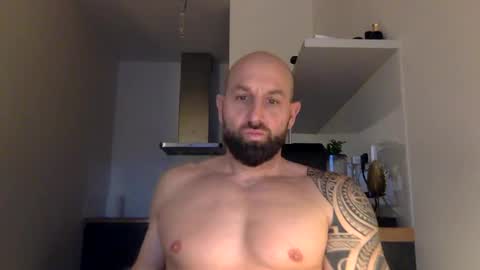 Snapshot of tommyx01 chatting on 01/11/25, 03:09 Thomas Fit online show from 01/11/25, 03:09