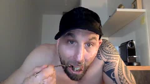 Snapshot of tommyx01 chatting on 01/21/25, 11:35 Thomas Fit online show from 01/21/25, 11:35