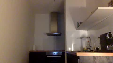 Snapshot of tommyx01 chatting on 01/21/25, 08:32 Thomas Fit online show from 01/21/25, 08:32