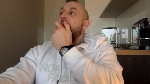 Snapshot of tommyx01 chatting on 02/04/25, 10:54 Thomas Fit online show from 02/04/25, 10:54