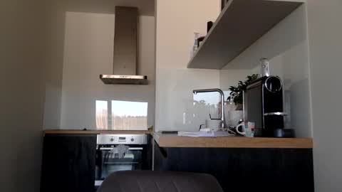 Snapshot of tommyx01 chatting on 02/20/25, 08:28 Thomas Fit online show from 02/20/25, 08:28