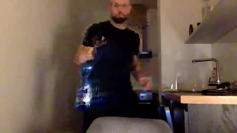 Snapshot of tommyx01 chatting on 02/25/25, 09:02 Thomas Fit online show from 02/25/25, 09:02