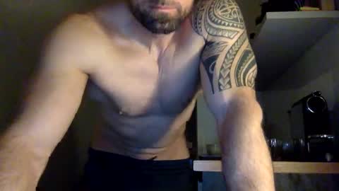 Snapshot of tommyx01 chatting on 03/03/25, 08:54 Thomas Fit online show from 03/03/25, 08:54