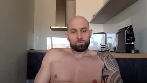 Snapshot of tommyx01 chatting on 03/07/25, 10:13 Thomas Fit online show from 03/07/25, 10:13