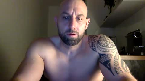 Snapshot of tommyx01 chatting on 03/09/25, 12:10 Thomas Fit online show from 03/09/25, 12:10