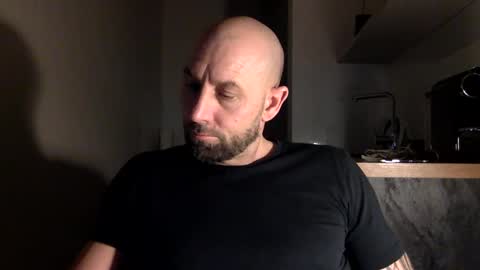 Snapshot of tommyx01 chatting on 03/11/25, 09:37 Thomas Fit online show from 03/11/25, 09:37