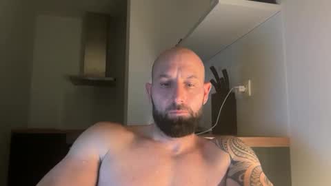 Snapshot of tommyx01 chatting on 09/11/25, 08:42 Thomas Fit online show from 09/11/25, 08:42