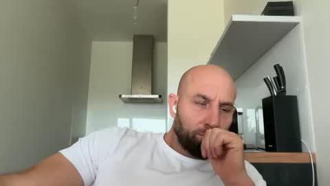 Snapshot of tommyx01 chatting on 09/22/25, 09:22 Thomas Fit online show from 09/22/25, 09:22