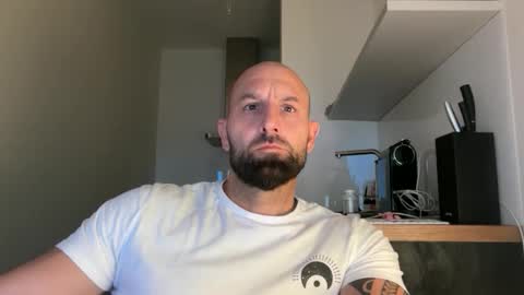 Snapshot of tommyx01 chatting on 09/23/25, 05:10 Thomas Fit online show from 09/23/25, 05:10