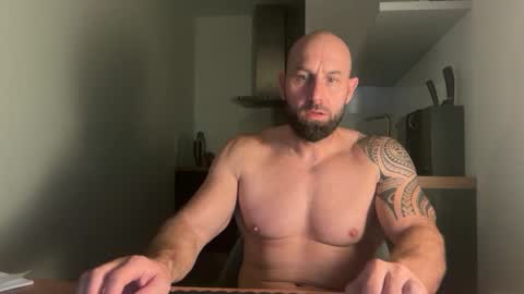 Snapshot of tommyx01 chatting on 09/30/25, 10:04 Thomas Fit online show from 09/30/25, 10:04