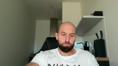 Snapshot of tommyx01 chatting on 10/05/25, 04:05 Thomas Fit online show from 10/05/25, 04:05