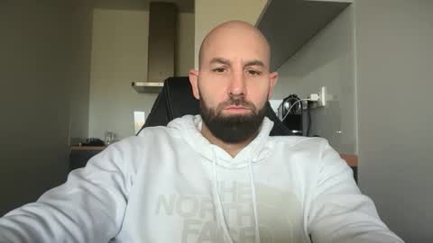 Snapshot of tommyx01 chatting on 10/09/25, 07:28 Thomas Fit online show from 10/09/25, 07:28