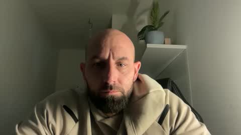 Snapshot of tommyx01 chatting on 10/12/25, 04:50 Thomas Fit online show from 10/12/25, 04:50