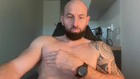 Snapshot of tommyx01 chatting on 10/14/25, 12:50 Thomas Fit online show from 10/14/25, 12:50