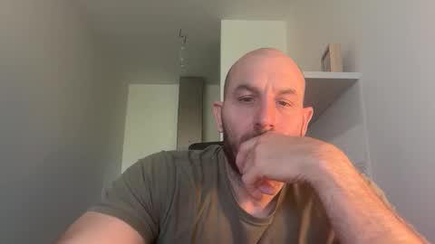 Snapshot of tommyx01 chatting on 10/15/25, 06:35 Thomas Fit online show from 10/15/25, 06:35