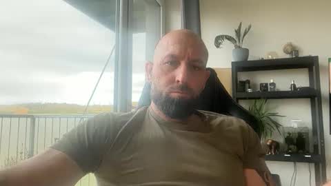 Snapshot of tommyx01 chatting on 10/28/25, 08:18 Thomas Fit online show from 10/28/25, 08:18