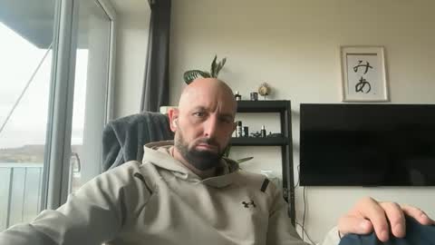 Snapshot of tommyx01 chatting on 11/03/25, 09:21 Thomas Fit online show from 11/03/25, 09:21