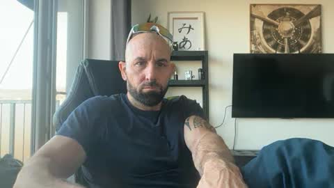 Snapshot of tommyx01 chatting on 11/06/25, 08:04 Thomas Fit online show from 11/06/25, 08:04