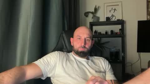 Snapshot of tommyx01 chatting on 11/13/25, 09:36 Thomas Fit online show from 11/13/25, 09:36