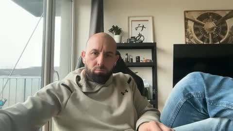 Snapshot of tommyx01 chatting on 11/21/25, 10:58 Thomas Fit online show from 11/21/25, 10:58