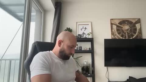 Snapshot of tommyx01 chatting on 11/24/25, 08:25 Thomas Fit online show from 11/24/25, 08:25