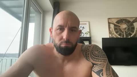 Snapshot of tommyx01 chatting on 11/27/25, 10:50 Thomas Fit online show from 11/27/25, 10:50