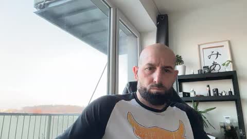 Snapshot of tommyx01 chatting on 11/28/25, 07:33 Thomas Fit online show from 11/28/25, 07:33