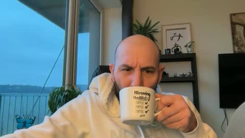 Thomas Fit online show from 12/17/25, 07:03