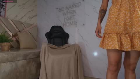 Snapshot of tomoe_b chatting on 02/11/25, 03:29 leyla online show from 02/11/25, 03:29