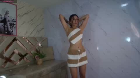 Snapshot of tomoe_b chatting on 02/12/25, 03:40 leyla online show from 02/12/25, 03:40