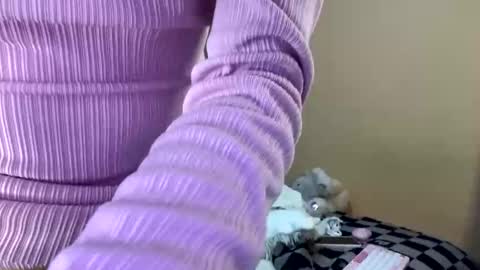 Snapshot of tomoe_b chatting on 02/18/25, 09:43 leyla online show from 02/18/25, 09:43